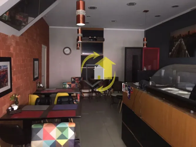 SALÃO COMERCIAL - PERFEITO PARA RESTAURANTE - LOCALIZAÇÃO IMBATÍVEL - 80M² - SALÃO + DEPÓS