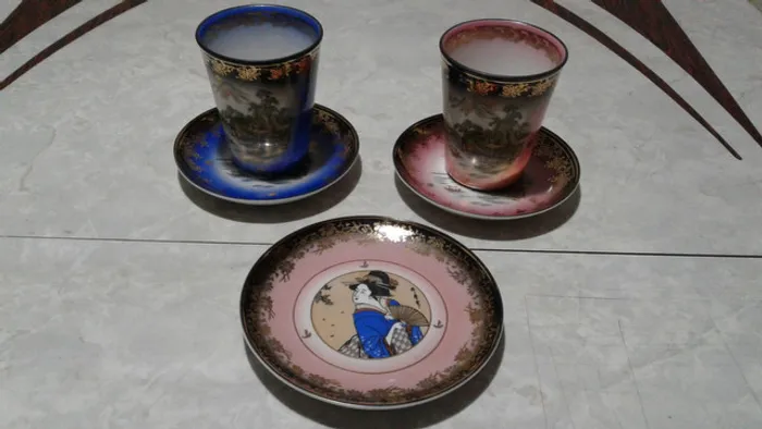 Jogo de Chá  Chinês em Porcelana 5 peças Legitimo. Antigo. 