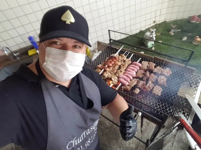 Churrasqueiro e Barman para seu evento! chama que eu vou...