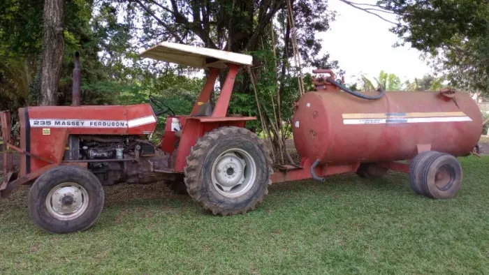 Trator Massey Ferguson 235  ano 1986