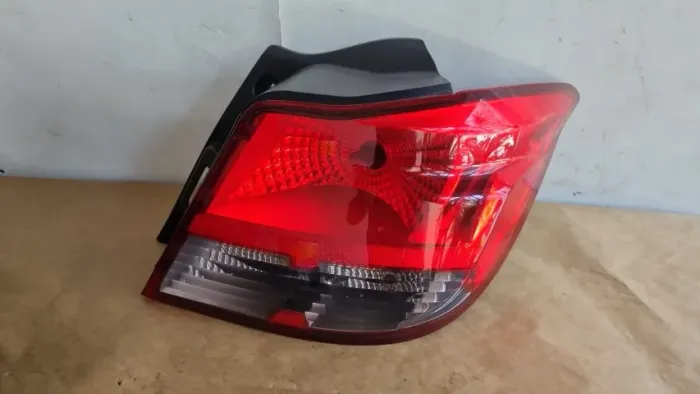 Lanterna Traseira LD Chevrolet GM Onix 2014/2016 Original 52091240