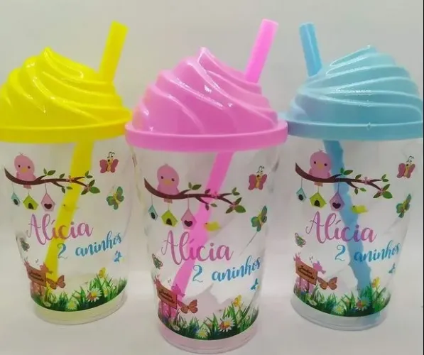 Copo com tampa e canudo personalizado