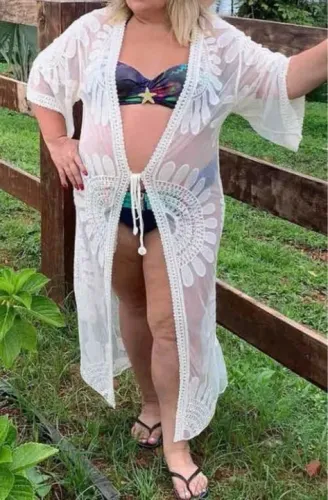 Vestido de renda branco para praia