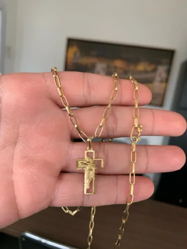 Corrente com crucifixo de Ouro 18k