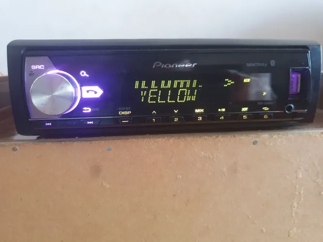 Som Automotivo Pioneer MVH588bt