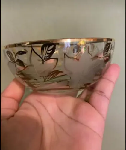 taças para sobremesa, tipo bowl de vidro com detalhes a ouro. 6 unidades