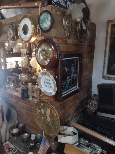 Antiguidades Casa Velha ?