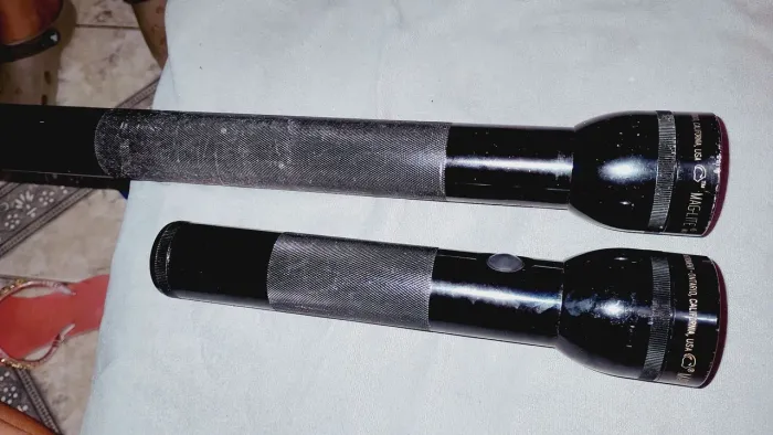2Antigas lanterna mag-lite 