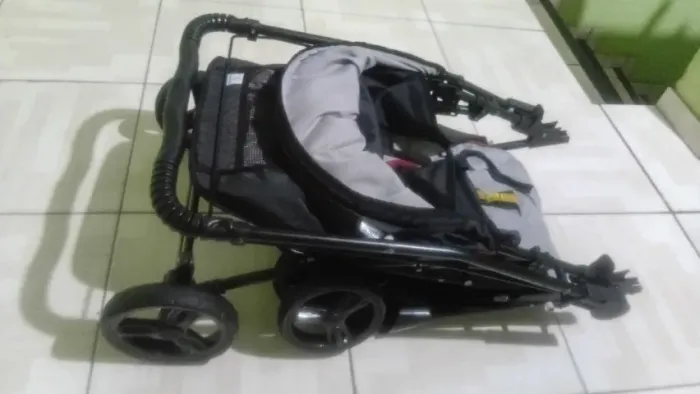 Carrinho de bebe com acessorios