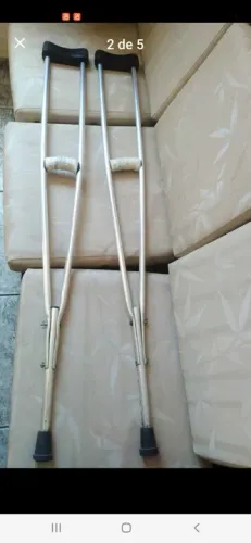 Par de moletas no estado das fotos