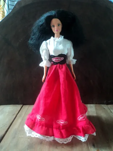 Barbie La Violetera