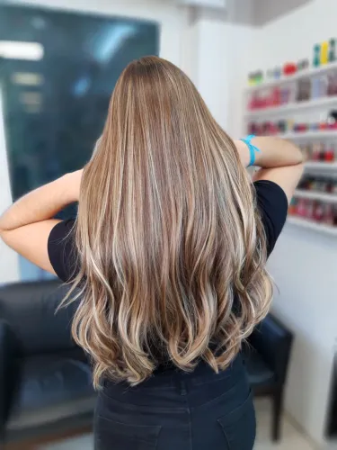 Mechas, coloração, corte ou escovas