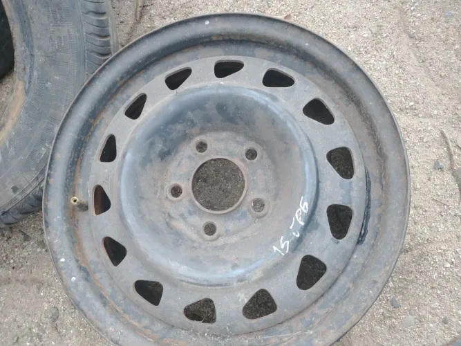 1 roda ferro Ford fiesta 15