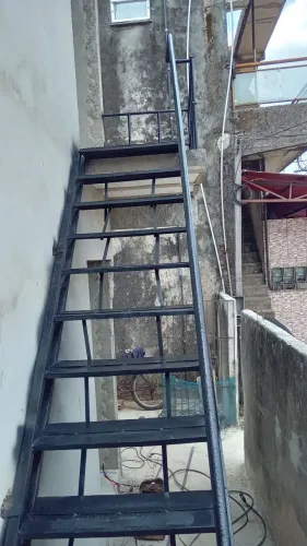 Escada de Metal para casa 
