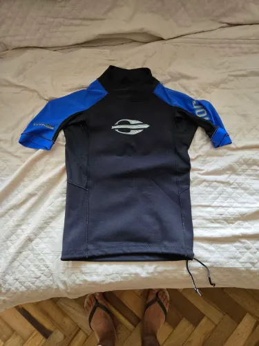 Colete Neoprene Praticamente Novo - usado umas 3 vezes, apenas.