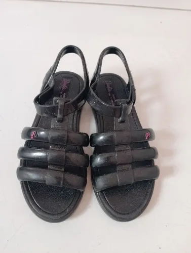 Sandália tamanho 28