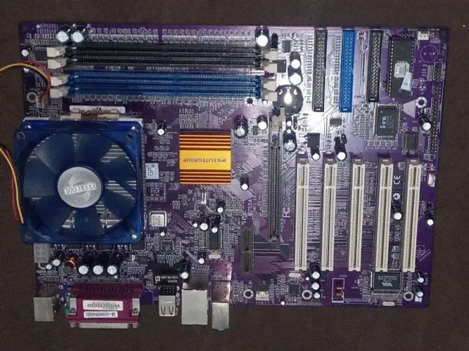 Desapego Placa mãe k7s5a pro com processador athlon