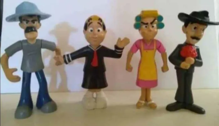 Coleção de Bonecos do Chaves Confira!