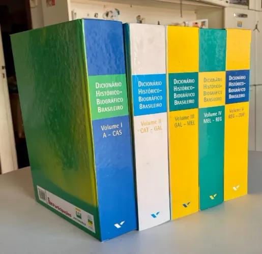 Dicionário Histórico-Biográfico Brasileiro - 5 Volumes