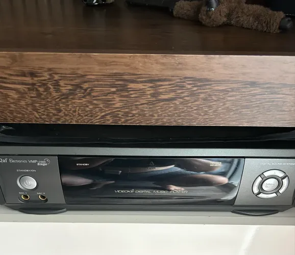 Videokê RAF 7500 com 3 cartuchos em ótimo estado, pronto para uso