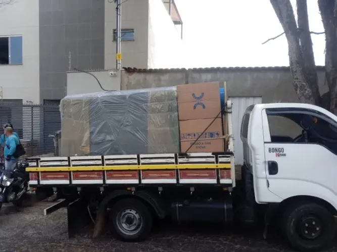 Transportes fretes e viagens. Faço carretos