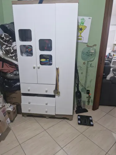 Guarda roupa infantil 