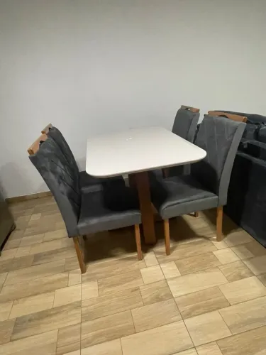 Conjunto de Mesa 4 Cadeiras Últimas Unidades 