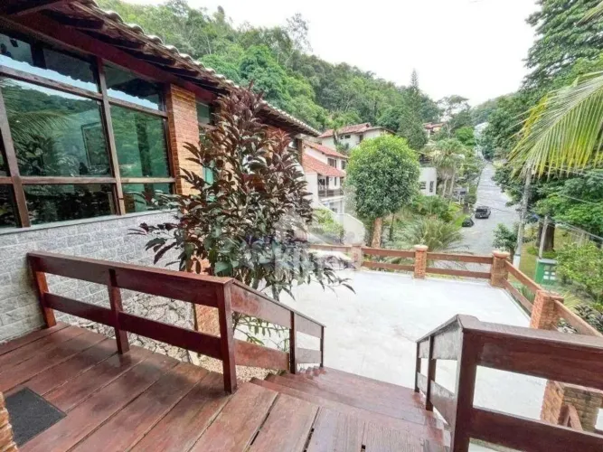 Casa com 4 dormitórios à venda, 378 m² por R$ 1.395.000,00 - Itaipu - Niterói/RJ