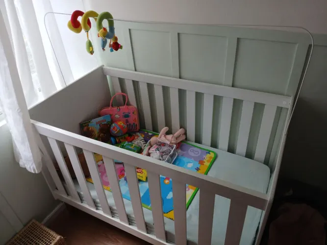 Berço com colchao novo