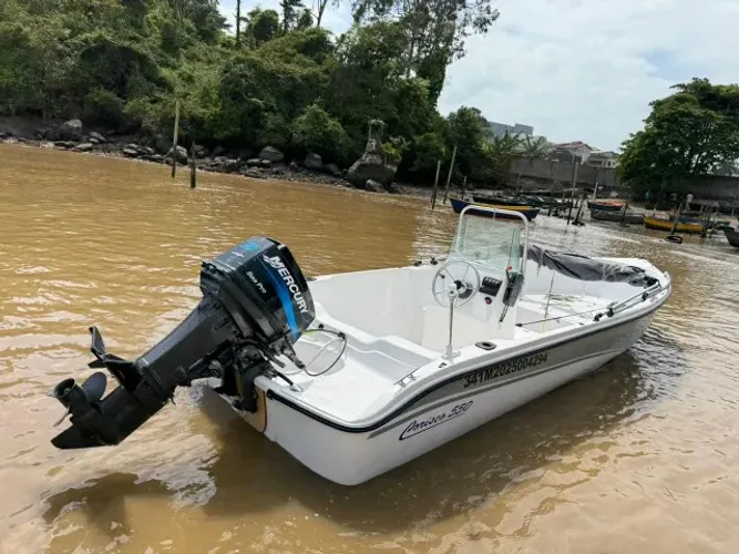 Lancha Corisco 550 / 17 Pés / Mercury 25HP 2 Tempos (partida elétrica)