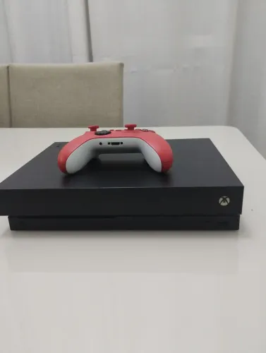 Xbox one X 1TB, com controle original 