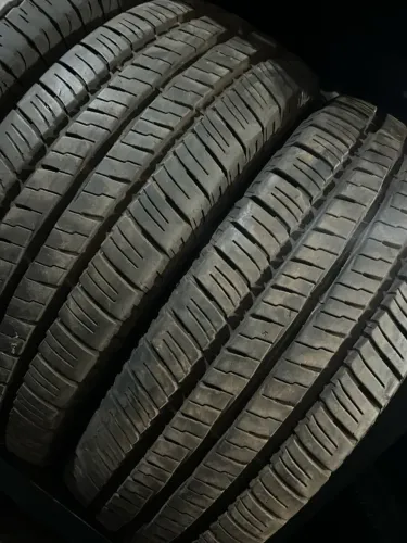 Pneu Goodyer 205/65/15 96 % Vida util.