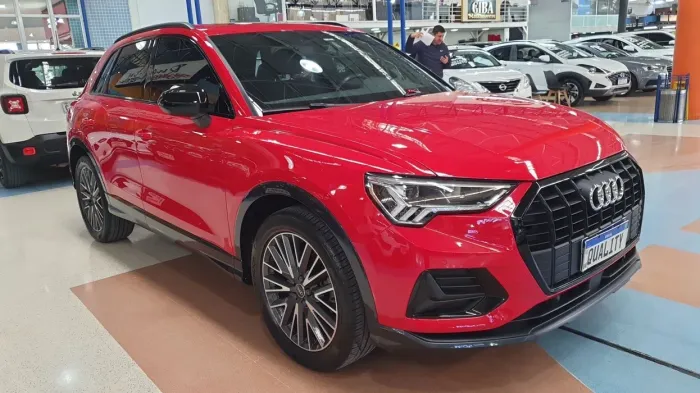 Audi Q3 Black  1.4 TFSI S-tronic 2021