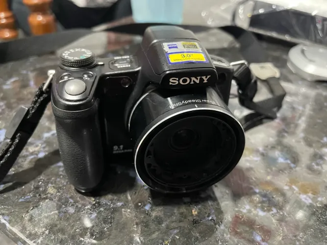 Camera Sony Cyber-shot Dsc-h50 sem LENTE E SEM BATERIA