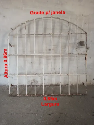 Janela e grades de ferro