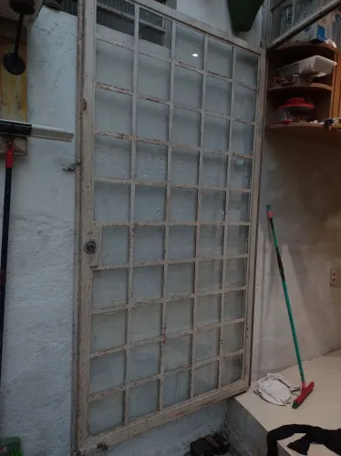 Porta de ferro com vidro .113x220