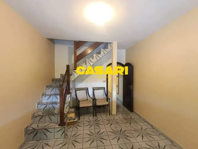 Sobrado com 3 dormitórios para alugar, 184 m² por R$ 3.300,00/mês - Jardim Las Vegas - San
