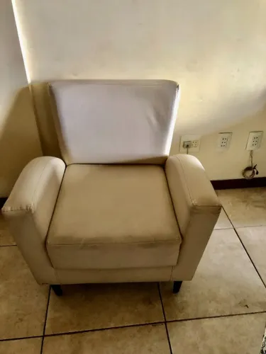 Cadeira Poltrona Decorativa. Somente Venda. R$ 250,00 R$ 350,00 R$ 350,00