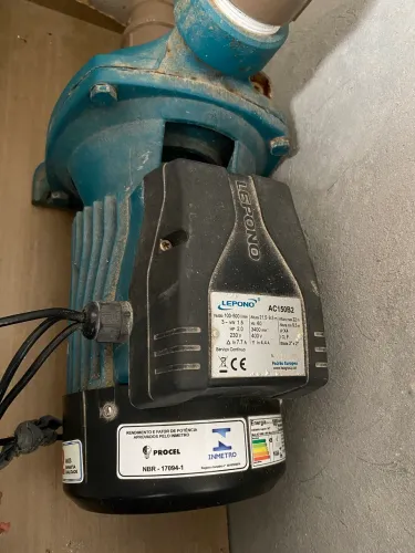Bomba de água blindada trifásica