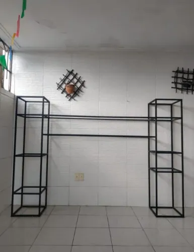 Vendo 2 Estantes de Aço galvanizado