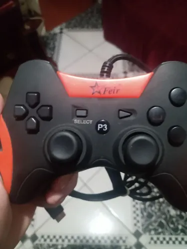 Controle P3 da marca Feir, design ergonômico e botões responsivos Mande Sua Oferta 