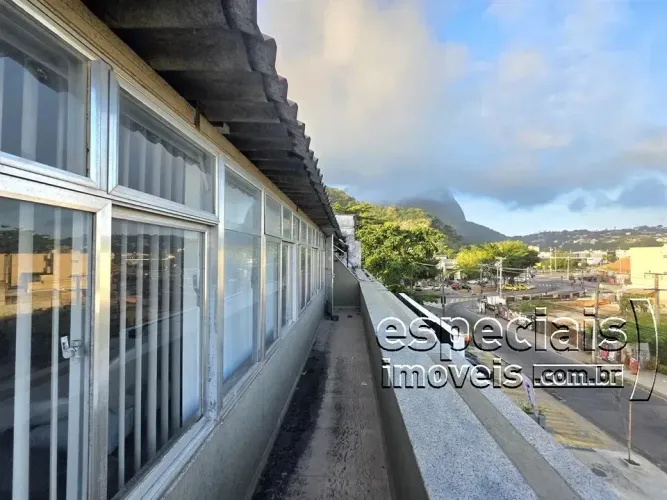 Conjunto comercial à venda no Jardim Oceânico. Barra. Duplex. 1 vaga