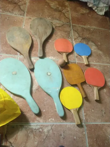 Raquetes anos 70. Com 4 bolas