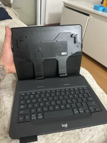 Keyboard logtech iPad 9