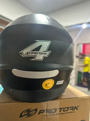 Capacete novo