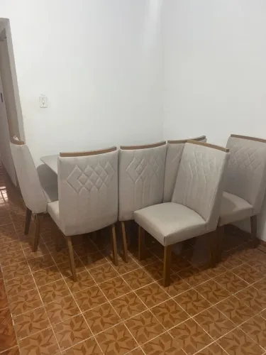 Mesa com 6 cadeiras