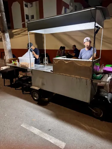 Carrinho de churrasquinho / lanches / ambulante 