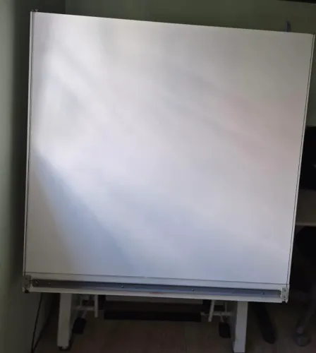 Mesa de arquitetura e engenharia articulada