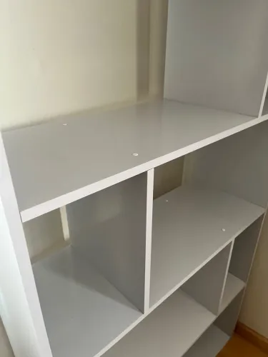 Estante branca ótima