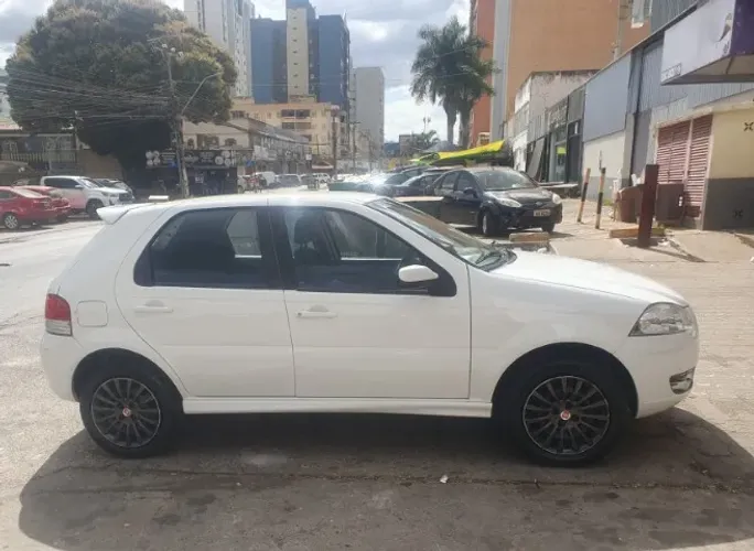 Fiat Palio Essence Dualogic 1.6 Flex 16V 5P 2011